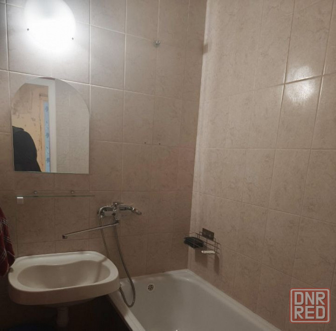 Сдаётся однокомнатная квартира, в Кировском районе, ориентир Текстильщик. Донецк - изображение 8