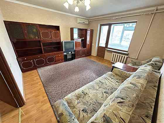 Продается трехкомнатная квартира на улице Школьный Донецк