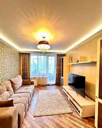 Сдаю двухкомнатную квартиру 60.0 м² этаж 3/5 город Донецк, Калининский Донецк