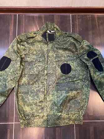 Продам бронежилет и три комплекта одежды Донецк