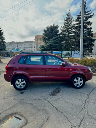 Hyundai Tucson 2.0 Бенз полный привод Макеевка