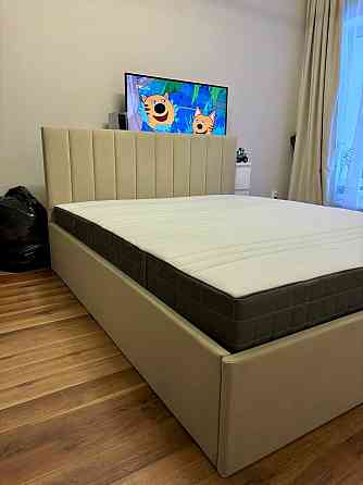 Кровать двухспальная с мягким изголовьем 160x200 Донецк