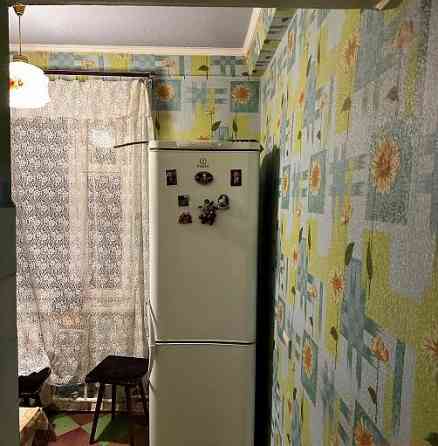 Продам 3к.кв. Кировский р-н. мкр.Бирюзова-2. Ориентир поликлиника 25. Донецк