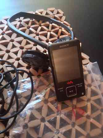 Цифровой проигрыватель мультимедиа Sony NWZ- A826K + беспроводные стереонаушники Sony Донецк