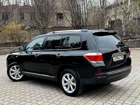 продам большой, комфортный, семейный автомобиль Toyota Highlander 2011 года. Донецк
