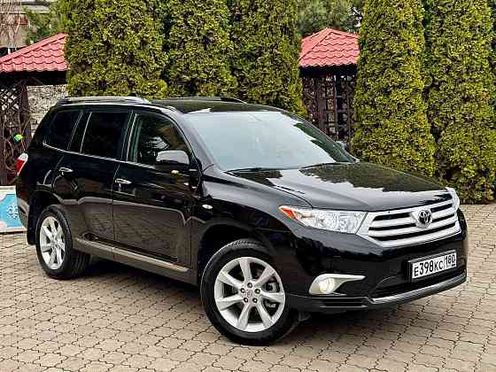 продам большой, комфортный, семейный автомобиль Toyota Highlander 2011 года. Донецк