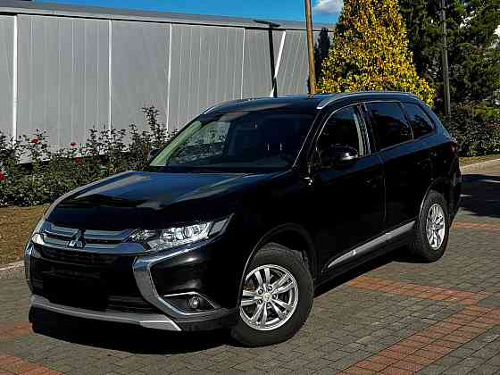 продам семейный автомобиль Mitsubishi Outlander 2015 года выпуска Донецк