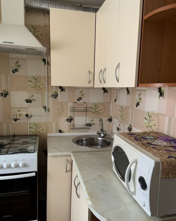 Сдaётcя двухкомнатнaя квартира в центре Донецк