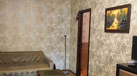 Срочная сдача двухкомнатной квартиры в Калининском районе, 56кв.м, 3 этаж девятиэтажного дома. Донецк