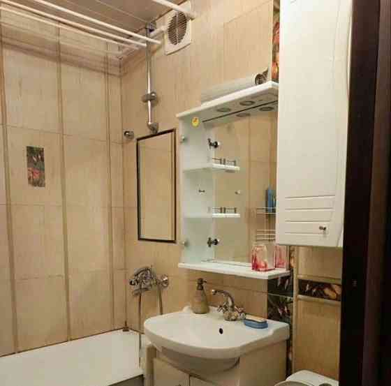 Срочная сдача двухкомнатной квартиры в Калининском районе, 56кв.м, 3 этаж девятиэтажного дома. Донецк