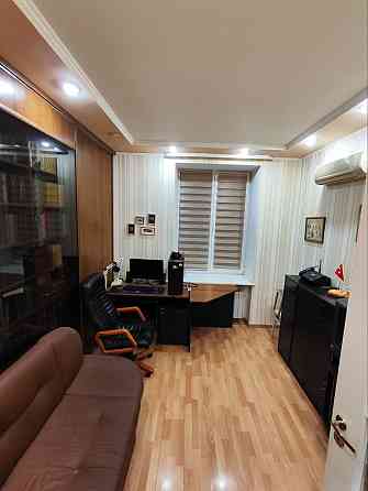 Продам 3-х комнатную квартиру в самом центре Донецка на площади Ленина Донецк