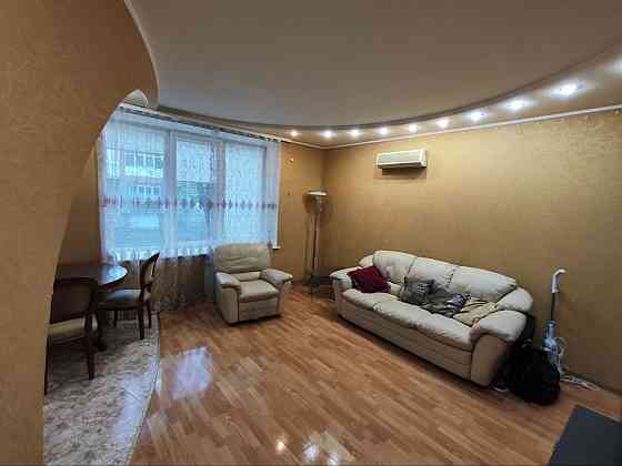 Продам 3-х комнатную квартиру в самом центре Донецка на площади Ленина Донецк