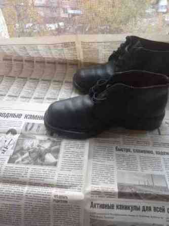 Ботинки мужские чёрные б\у деми кожа р-р40 Донецк