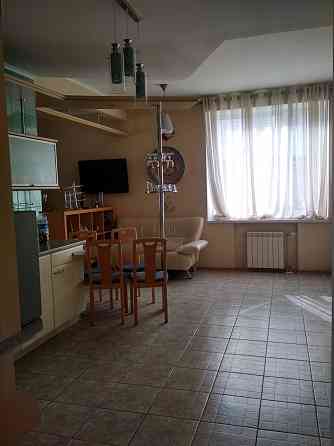 Продам Дом с бассейном в Калининском районе, ул.Фабрициуса. Площадь 350 м². ГосАкт 8.5 соток. Донецк