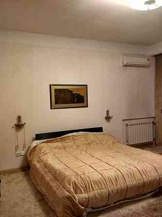 Продам Дом с бассейном в Калининском районе, ул.Фабрициуса. Площадь 350 м². ГосАкт 8.5 соток. Донецк