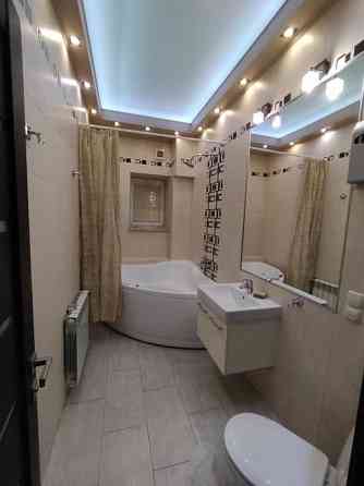 Сдам симпатичную двухкомнатную студию в Калининском районе.квартира сдаётся впервые! Донецк