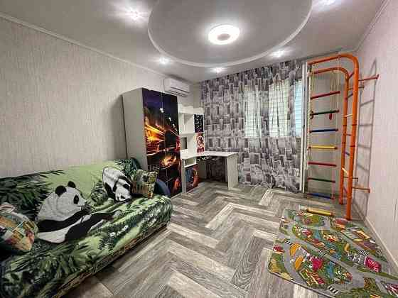 Сдаётся двухкомнатная квартира на длительный период,можно с детьми.Куйбышевский район. Донецк