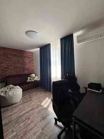 Сдаётся 3-х комнатная студия в Ворошиловском районе. Донецк