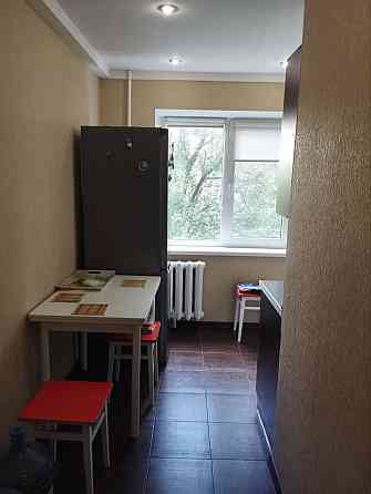 Продам двухкомнатную квартиру на Майском рынке лучший второй этаж Донецк