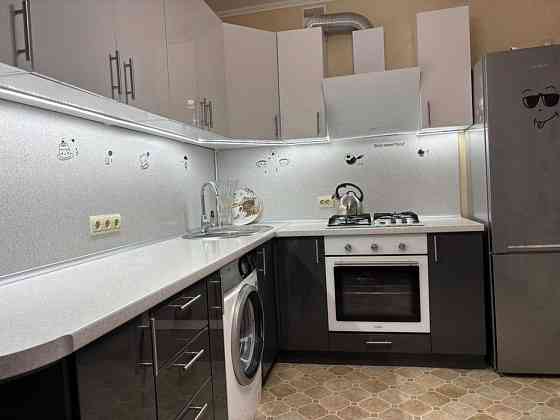 Сдам светлую однокомнатную квартиру в Киевском районе на длительный срок. Донецк