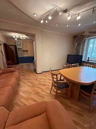 Предлагается на продажу шикарная 5-тикомнатная квартира в Калининском районе по пр-ту Дзержинского! Донецк