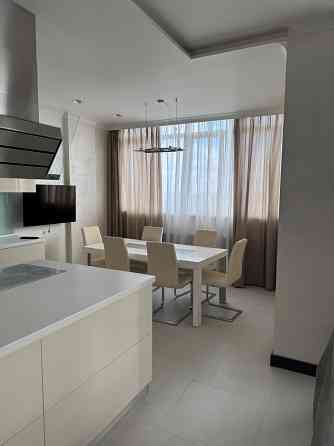 Продам отличную 3к кв новострлй Донецк