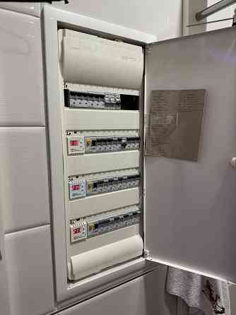 Продам отличную 3к кв новострлй Донецк