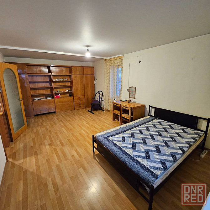 Продажа однокомнатной крупногабаритной квартиры в Калининском районе, улица Нижнеудинская. Донецк - изображение 1