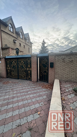 Продам 3х этажный особняк Донецк - изображение 1