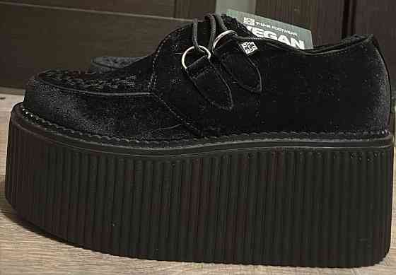 платформы StratoCreeper Black Velvet верх из черного бархата легкая подошва на платформе длинной 7,5 Донецк