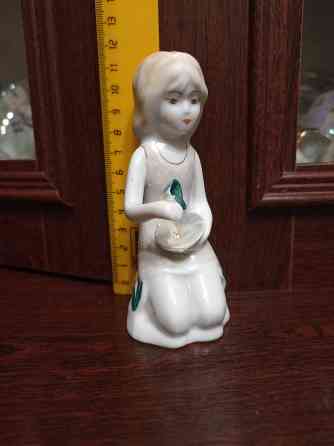 Статуэтка , фарфор . Донецк