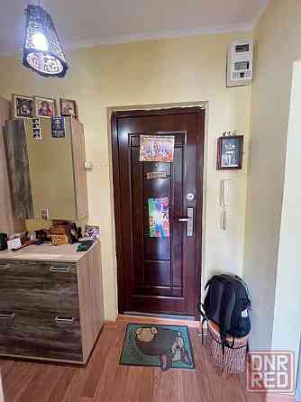 Предлагается на продажу светлая и уютная 2-хкомн. кв в отличном р-не по ул. Нижнекурганская Донецк