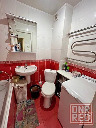 Предлагается на продажу светлая и уютная 2-хкомн. кв в отличном р-не по ул. Нижнекурганская Донецк - изображение 4