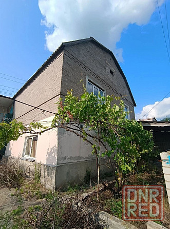 продается дом +гараж на 2 машины в докучаевске на ул победы Докучаевск - изображение 1