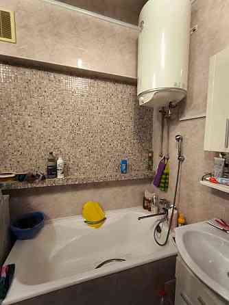 Продается 4-комнатная квартира в центре Левого берега Мариуполь