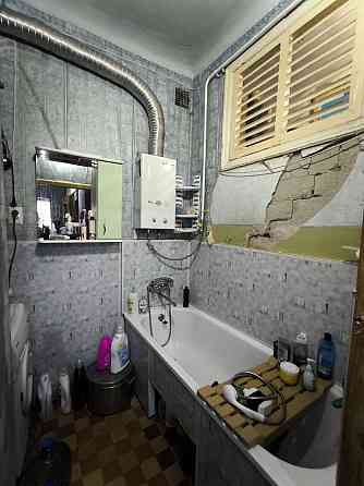 Продается просторная 3-комнатная «сталинка» на Ильичёвском проспекте Мариуполь