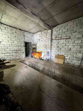 Продам ремонтные боксы. Макеевка