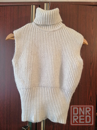 Продам безрукавку р. 46 Донецк - изображение 1