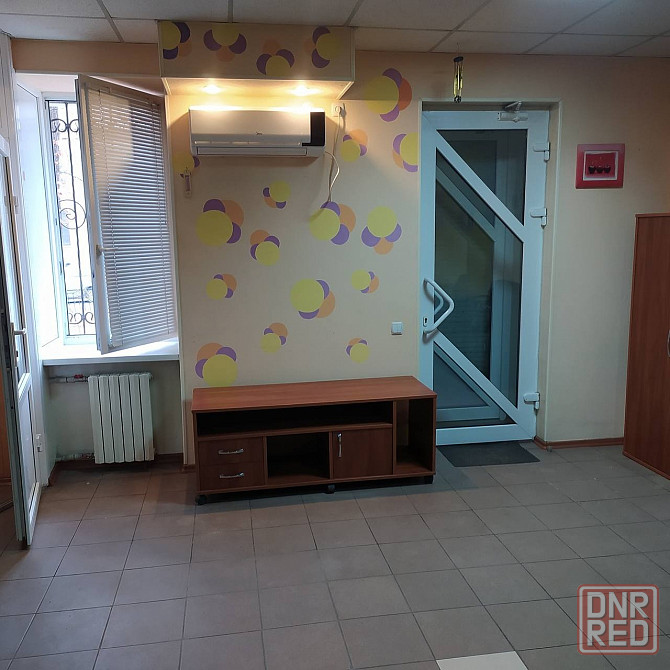 Предлагается на продажу 2-хкомнатная квартира, переоборудованная под офис в Калининском р-не ! Донецк - изображение 6