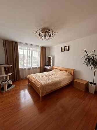 Аренда 3-комнатной квартиры в Куйбышевском районе, пл. Бакинских Комиссаров. Донецк