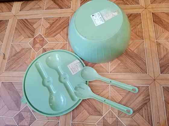 Продам салатник миску с приборами 5л Донецк