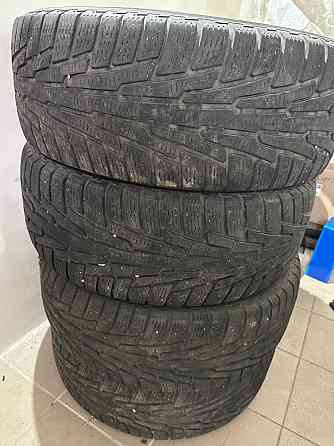 Продаю комплект зимней резины Nokian 265/65R17 Донецк
