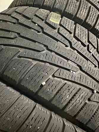 Продаю комплект зимней резины Nokian 265/65R17 Донецк