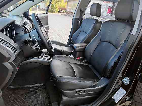 2011 Mitsubishi Outlander XL 2.4 CVT 4x4 Донецк