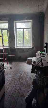 Продам 2 ком. кв-ру, Гвардейка, 27 квартал, район 58 школы. Под ремонт. Макеевка