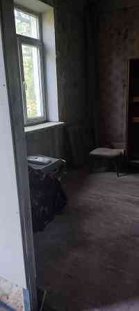 Продам 2 ком. кв-ру, Гвардейка, 27 квартал, район 58 школы. Под ремонт. Макеевка