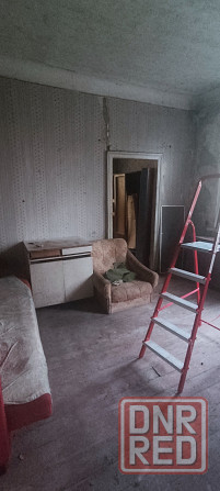 Продам 2 ком. кв-ру, Гвардейка, 27 квартал, район 58 школы. Под ремонт. Макеевка - изображение 1