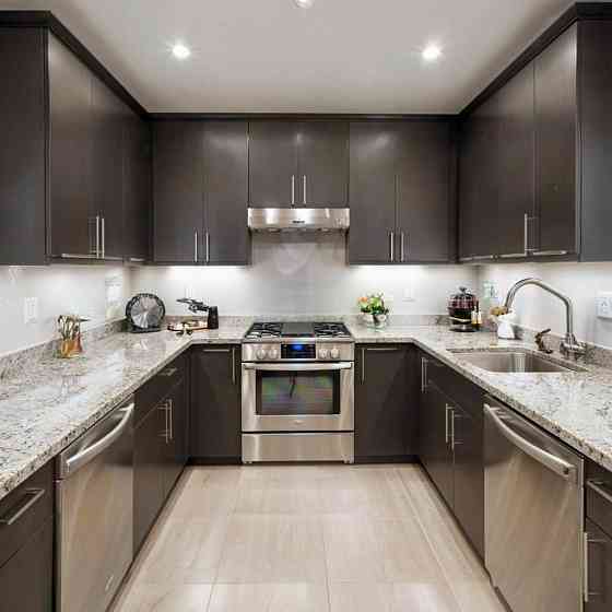 Продается светлая 2-комнатная квартира на Текстильщике, 5/5 эт., 50 м². Документы готовы. Донецк