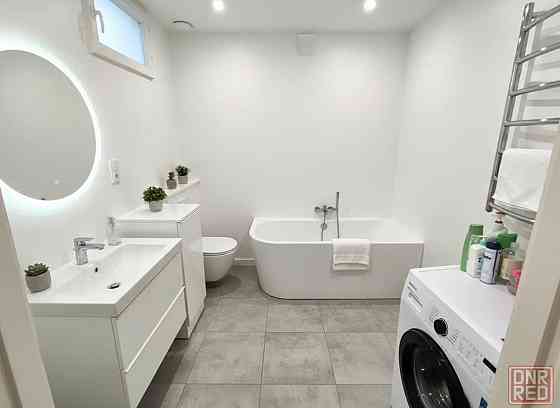 Продается светлая 2-комнатная квартира на Текстильщике, 5/5 эт., 50 м². Документы готовы. Донецк