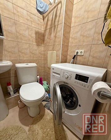 Сдается двухкомнатная квартира. Будёновский район, улица Октября, 25 Донецк - изображение 1